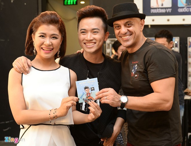 Thu Minh duoc chong Tay ho tong den san khau Vietnam Idol-Hinh-9